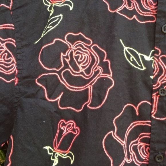 NWT Men's Just Attitude Neon Roses Short Sleeve Button Down Shirt - Picture 3 of 13